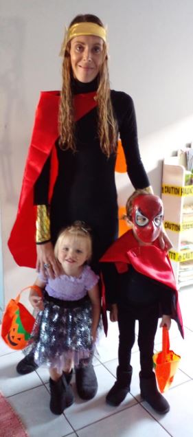 Jana with her kids