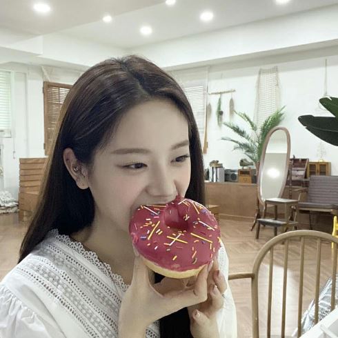 Jang Gyuri is a foodie