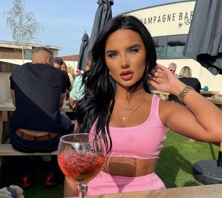 Jazmine Nichol Age, Birthday & Zodiac Sign