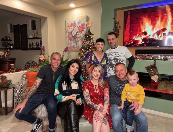 Larissa with her family