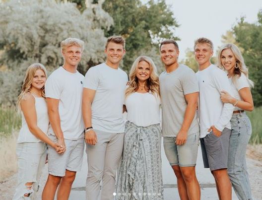 Lisa with her children