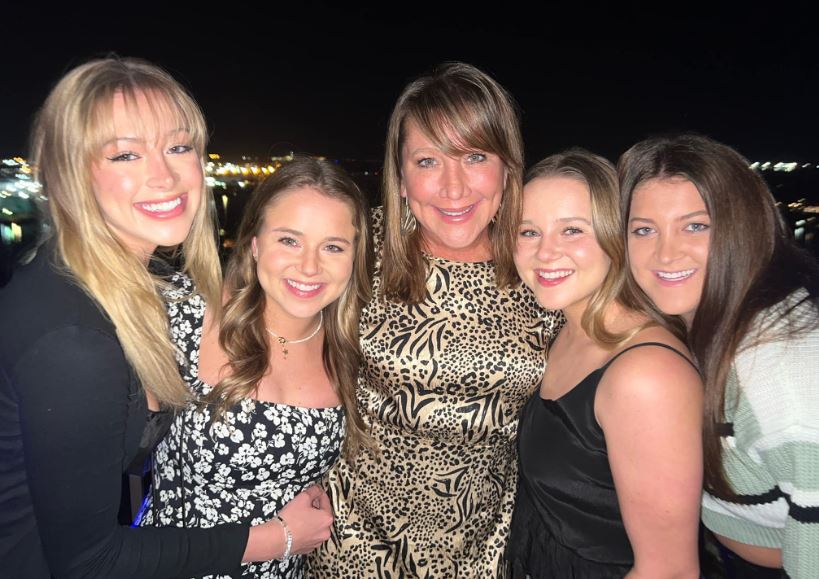 Logan's mother and sisters