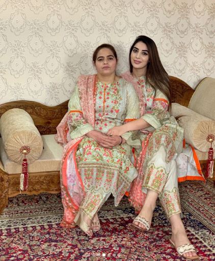 Mehreen with her mother Razia Qazi