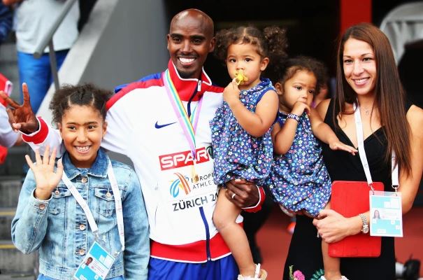 Nell and Mo with their daughters