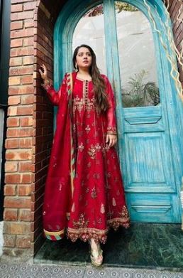 Sara Razi height