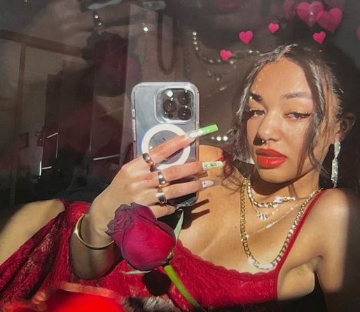 Scarlet bio