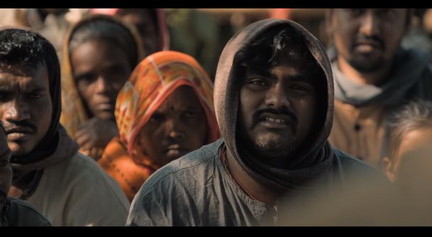 The lead entertainers of the film