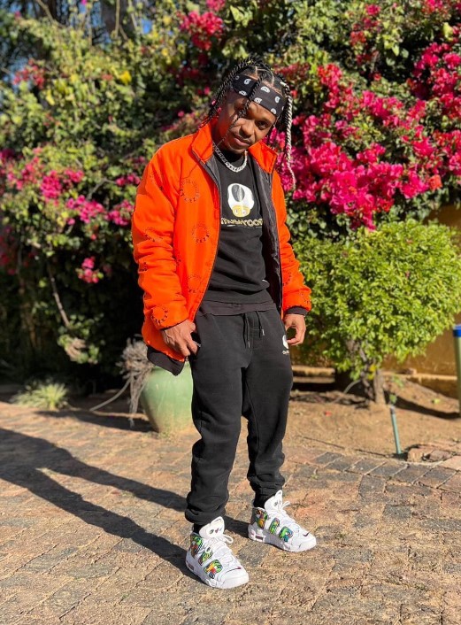 Tumi Tladi height