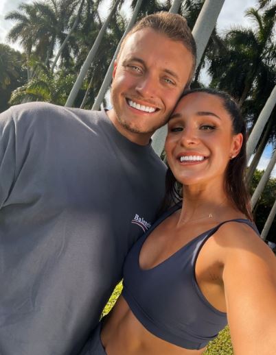 Woodroffe and his girlfriend Kayla Itsines