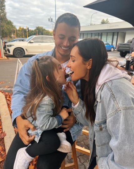 Woodroffe with Kayla Itsines and her daughter