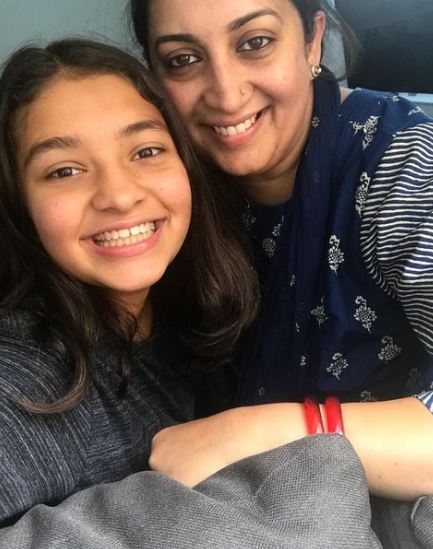 Zoish with her mom Smriti Irani