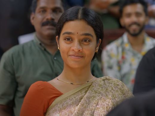 Actress Gayathrie Shankar as Devi