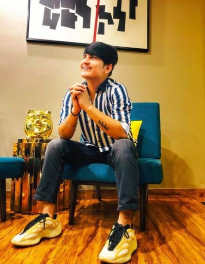Akki Kalyan is a singer