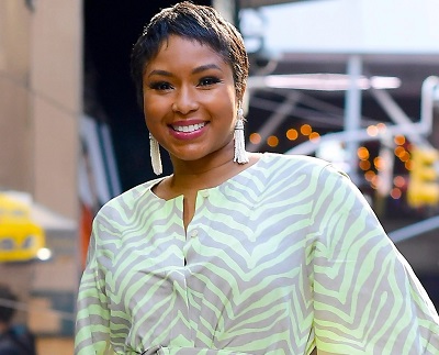 Alicia Quarles is a Journalist, actress, model, and TV personality from Fontana, California, United States