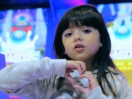 Alma Zarza Biography (Early Life & Qualifications)