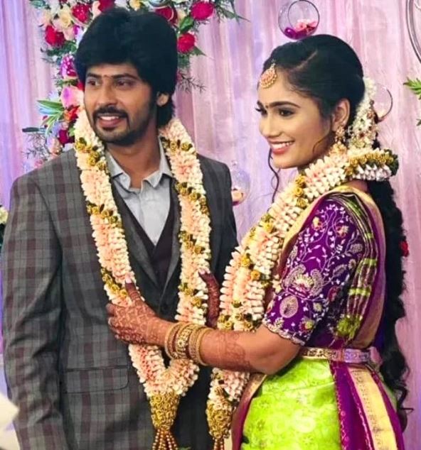 Amardeep Chowdary got engaged to Tejaswini Gowda