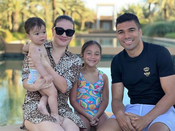Anna Mariana Casemiro with her husband son and daughter