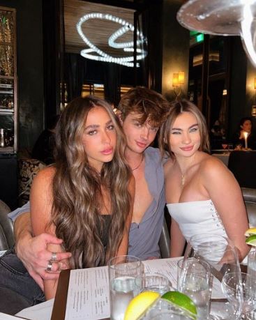 Ariana with her friends