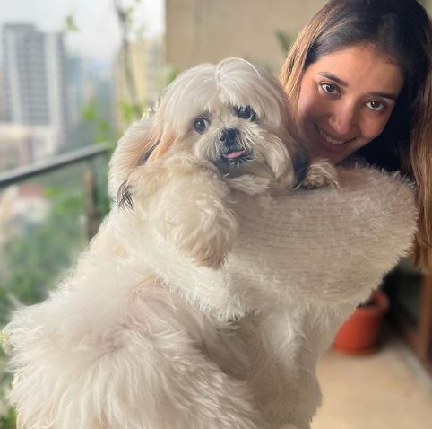 Arpita Mehta has a pet dog