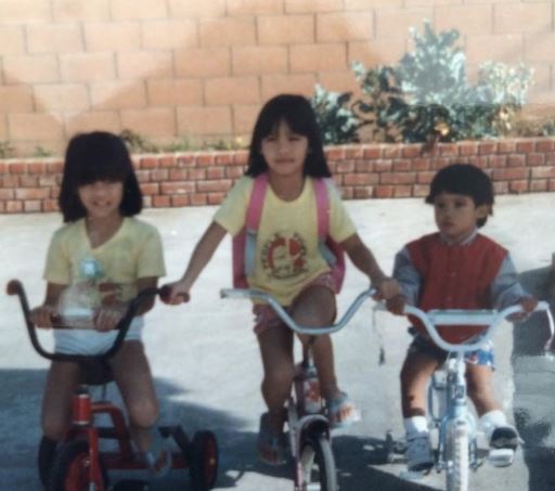 Childhood photo of Johanna with her siblings