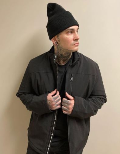 Dustin Tyler height