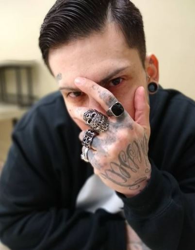 Dustin bio