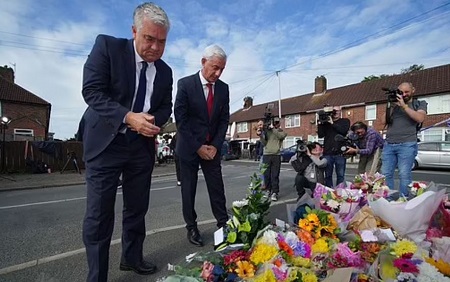 Ian Snodin paying flora tribute