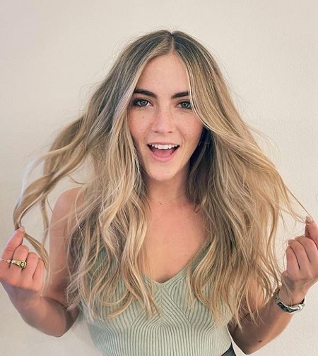 Isabelle Fuhrman Age, Birthday & Sun Sign