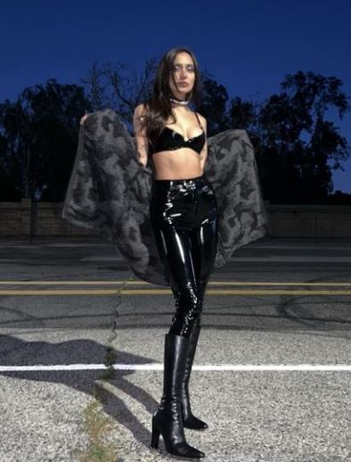 Jesse Jo Stark height