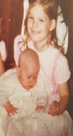 Lucila Solá old image with her younger brother