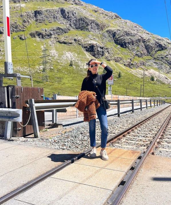 Mira Rajput is a traveler