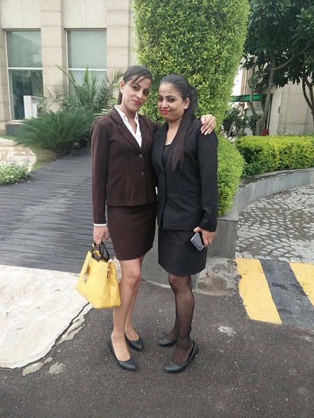 Old Picture of Noor when she do a job