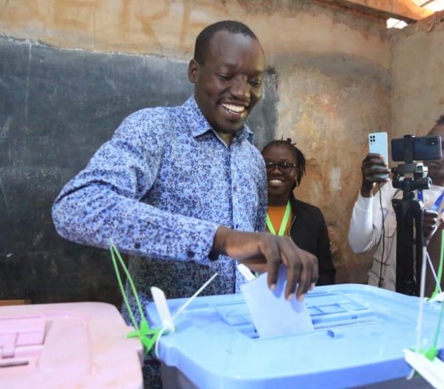 Paul Simba Arati bio