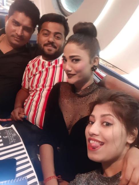 Ruks Khandagale and her friends