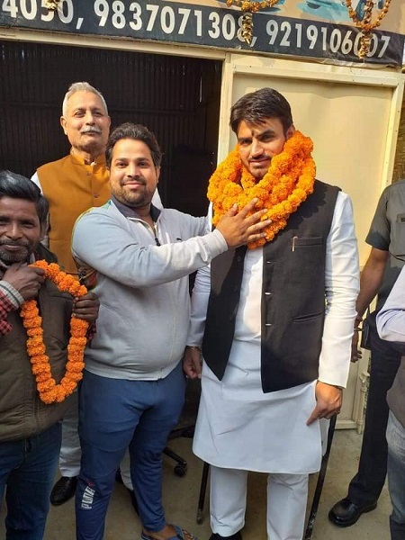 Shrikant Tyagi BJP Height, Weight & Physical Appearance