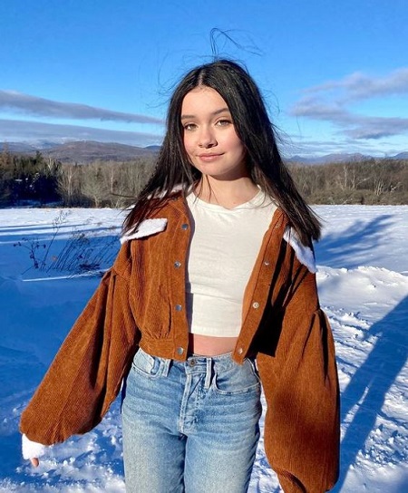 Sophie Michelle Physical Stats (Height)
