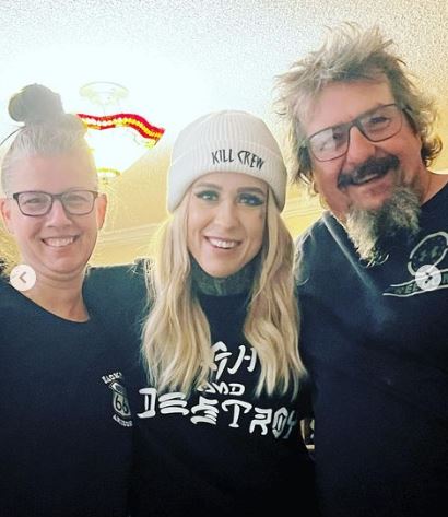 Taylor with her parents