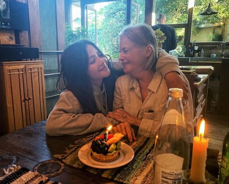 Teresa Ruiz Age, Birthday & Zodiac Sign