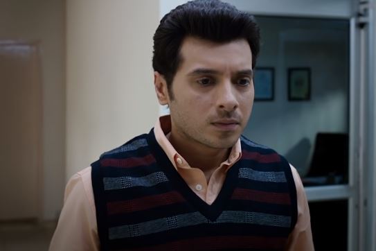 The role of Sundar Mohan Tripathi is played by Divyendu Sharma