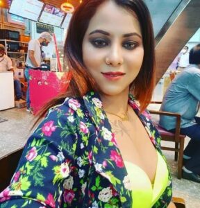 Who is Tina Nandi? Wiki, Biography, Age, Height, Parents, Husband