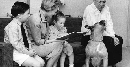 Valerie James old picture with her husband and kids
