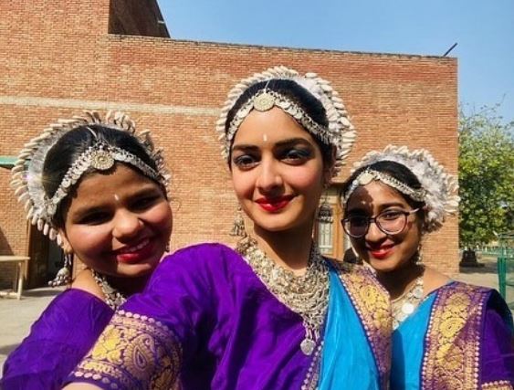 Yashodhara Phogat with her friends