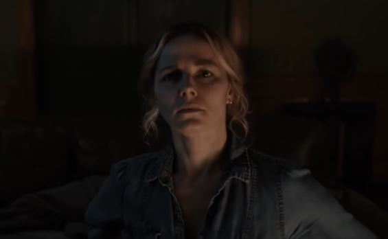 Actress Bojana Novakovic as Lisa