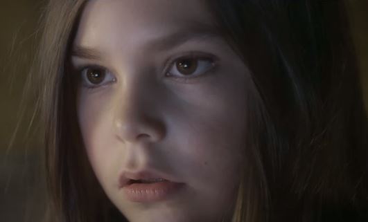 Actress Pili Groyne as God's daughter, Ea