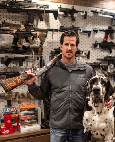 Currey was a firearm influencer