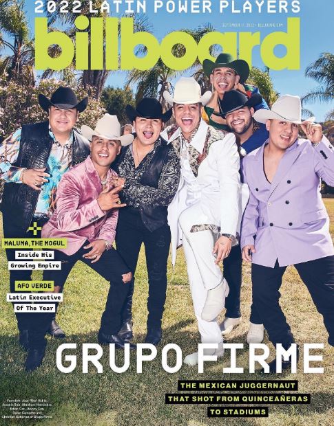 Eduin with the members of Grupo Firme