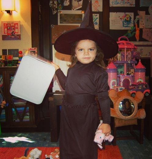 Ella Stiller childhood image