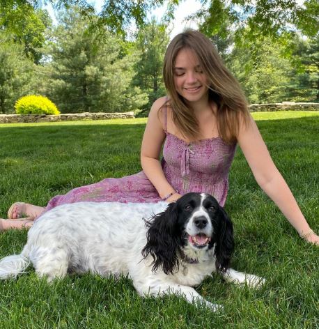 Ella Stiller has a pet dog