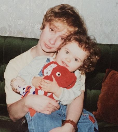 Emilija Baranac childhood image with her mom