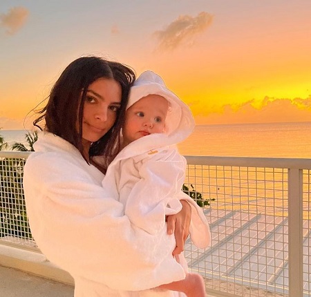 Emily Ratajkowski Child, Affairs & Relationships
